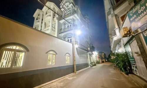 Nhà bán mặt tiền quận 12, đường Thới An 13, đúc 4 lầu, diện tích 4,1 x 25 m, giá 8,9 tỷ.