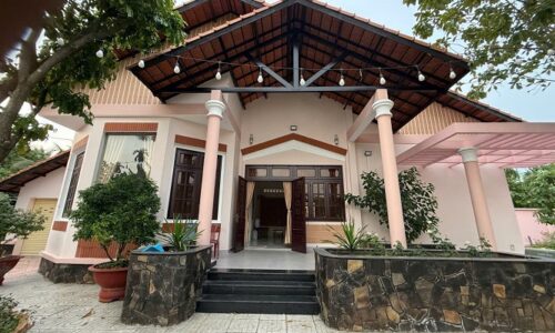 Biệt thự bán mặt tiền Hóc môn, 2 mặt tiền đường Nhị Bình 158, diện tích 61 x 21 mm, giá 22 tỷ.