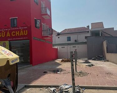 Đất bán mặt tiền đường Trần Văn Mười, Huyện Hóc Môn, diện tích 5 x 27 m, giá 9 tỷ.