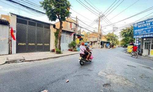 Nhà bán mặt tiền Hóc Môn đường Thới Tam Thôn 17, diện tích 4 x 22m 1 lầu, giá 3,1 tỷ.